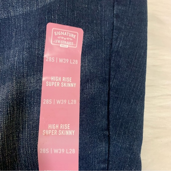 NWT Levi Signature High Rise Stretch Jeans - Picture 6 of 7